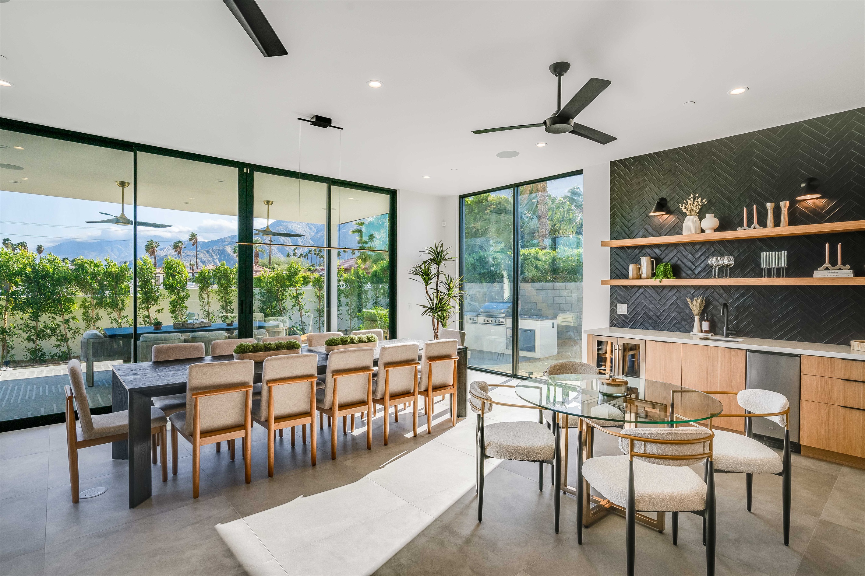 Dining area and wet bar