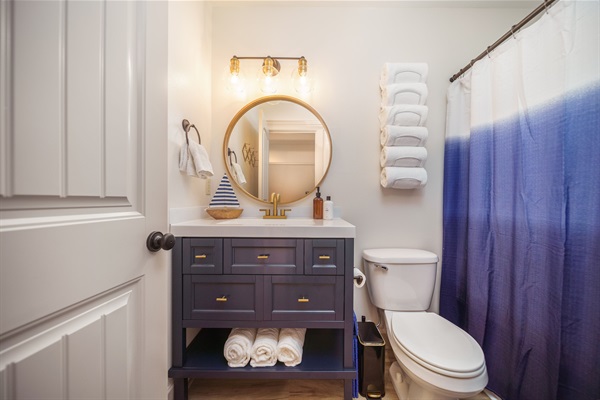 Plenty of soft towels, a step stool for the kids to reach the sink, hairdryer, shampoo, conditioner, body wash and lotion are supplied for our wonderful guests. Forget something? Just a  3 minute drive to Mckay's Market for additional needs. Enjoy! 