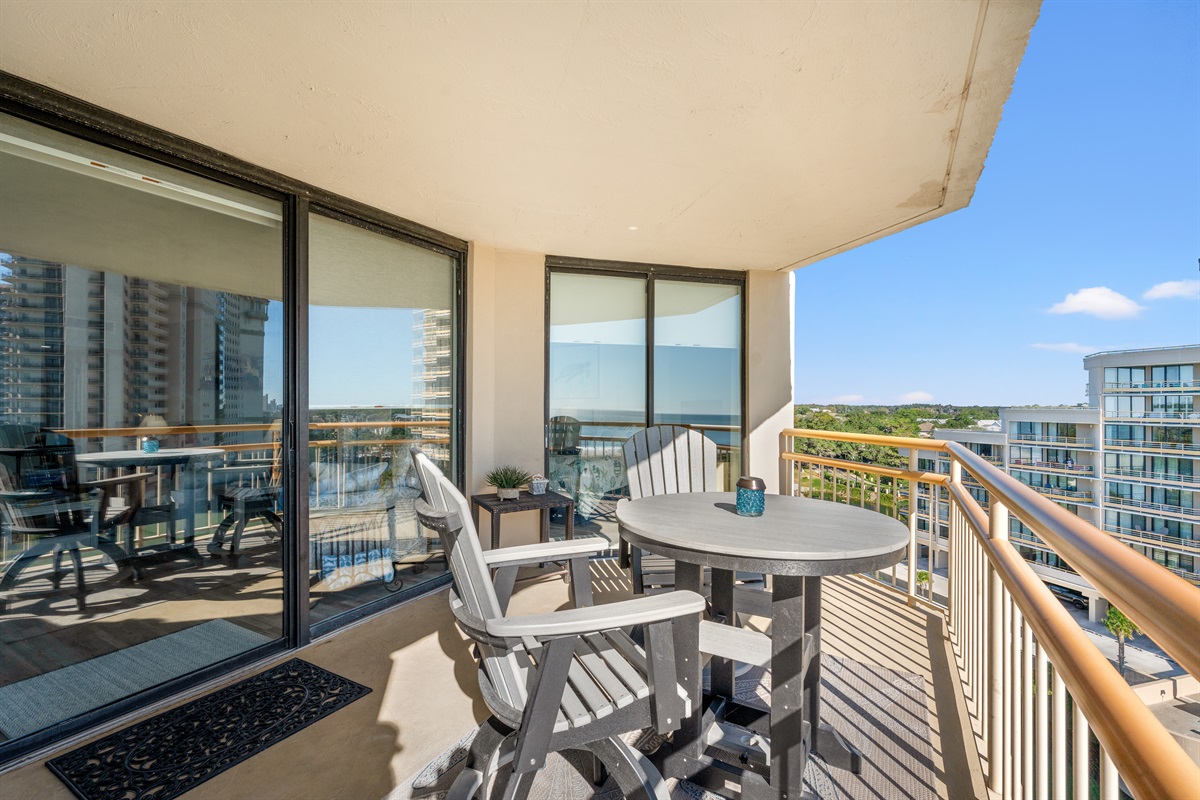 Large Balcony w. Dual Access