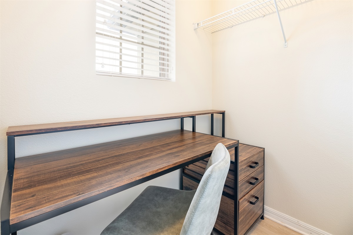 Twin Palms Villa: Workspace