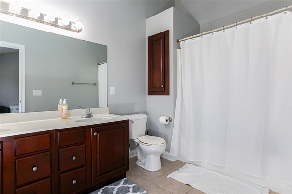 Golden Dome Getaway<>Townhome 1.5 mi To ND, photo 24