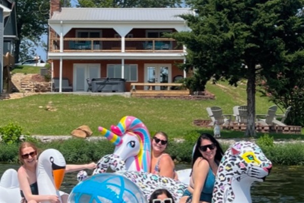 Girls trip! (BYO inflatables)
