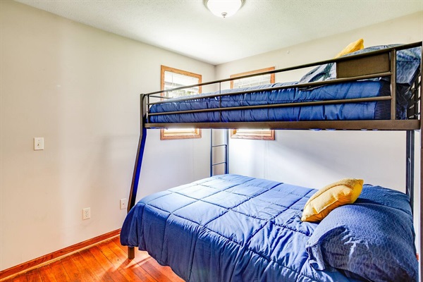 On Campus Home Updated Steps From Hesburgh - 10+, photo 6