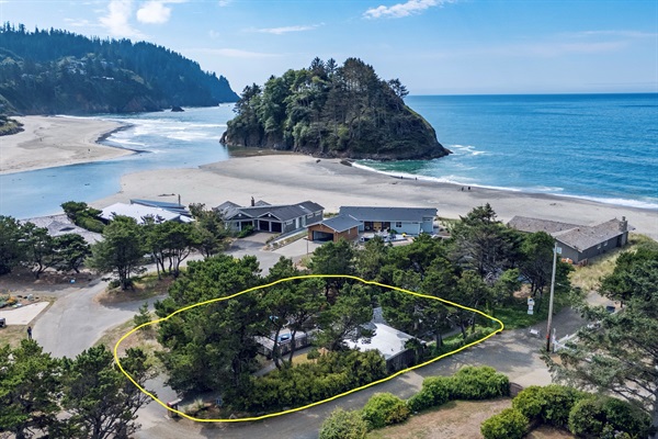 PROPOSAL ROCK  Breakers End is approximately 150 feet from the top of the public beach access - not ocean front
