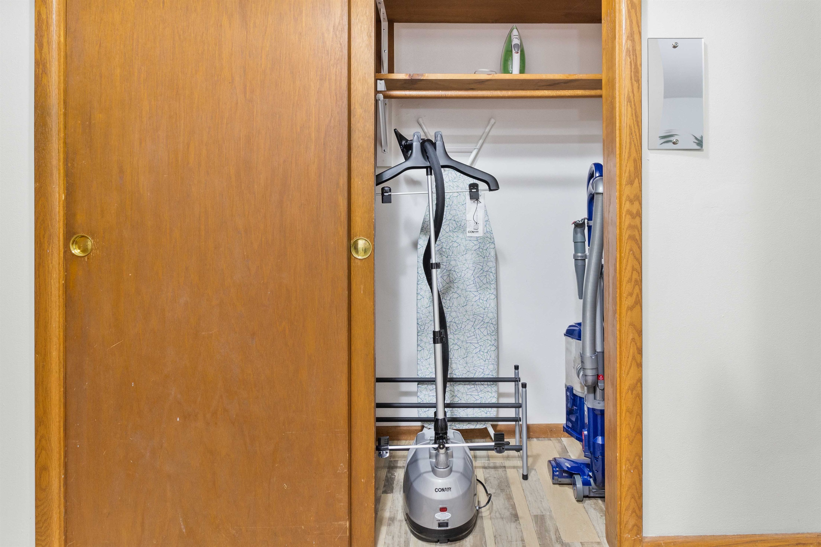 There's even a steamer to press your suits!