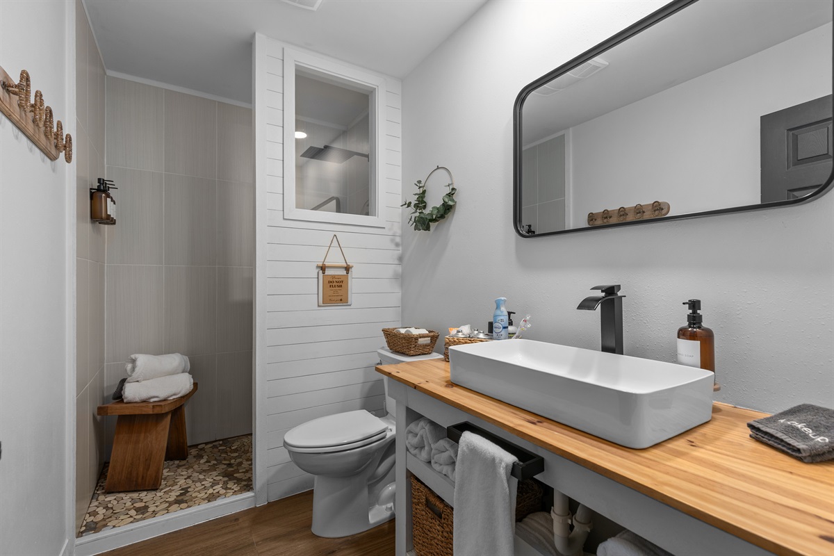 Start and end your day in a bright, well-appointed bathroom designed for comfort and convenience