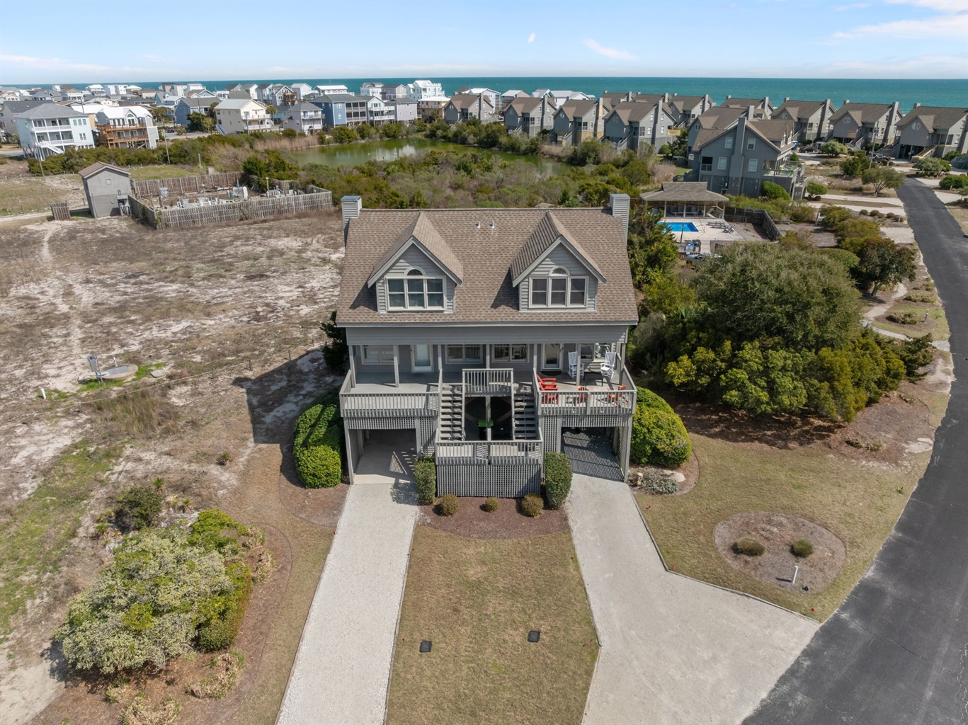 The perfect location - right next door to the community pool