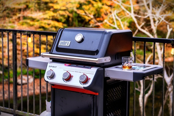 Grill your favorite meats or veggies while enjoying a river view right in front of you!