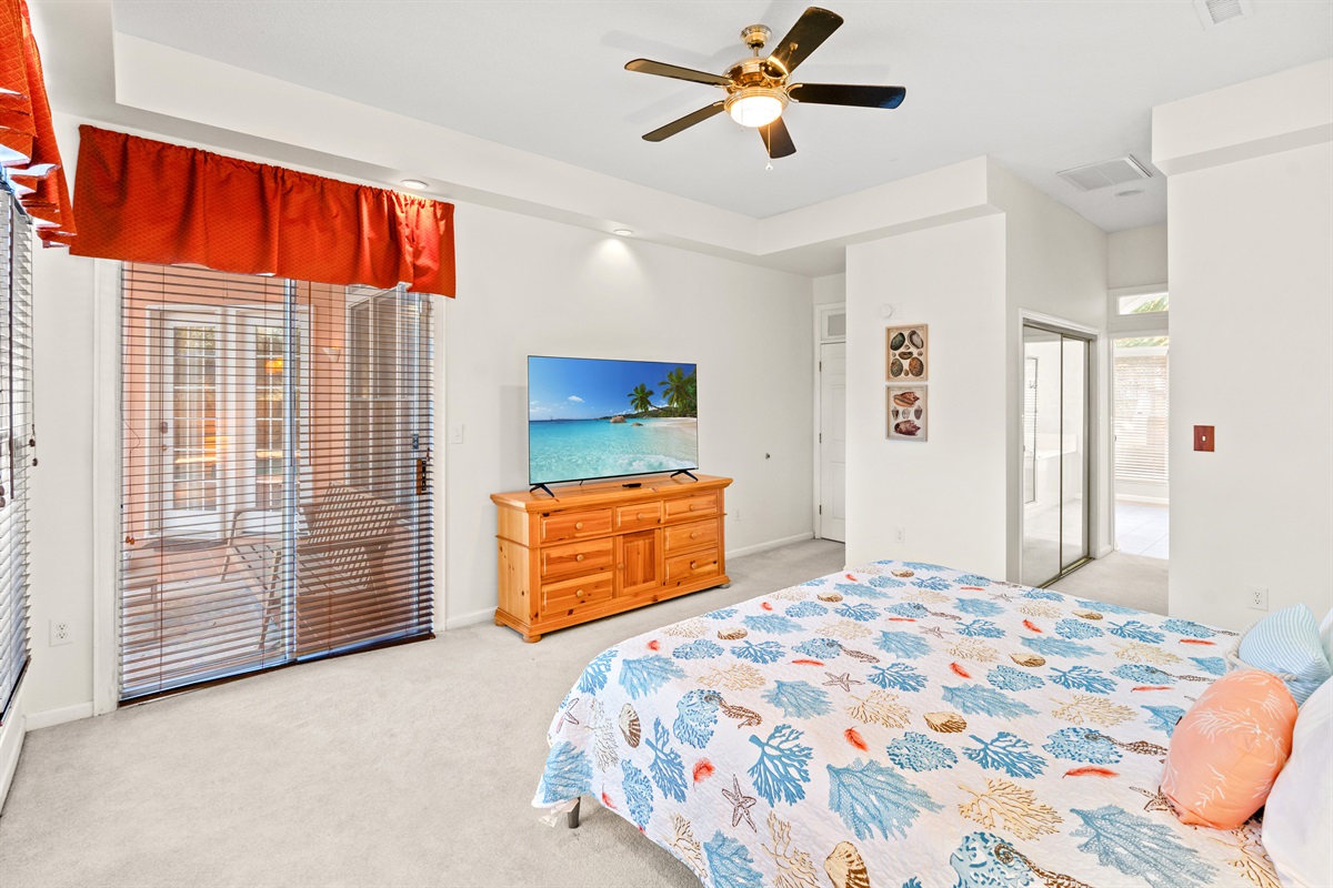 Spacious Main Bedroom with King and ensuite 