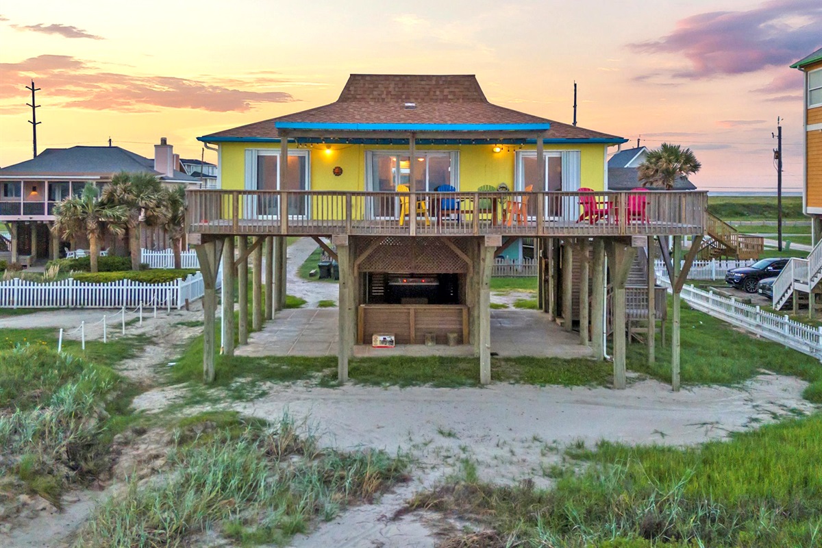 fe5653b413b2463883e05391bde26f8b Large | Beachhouse | Texas | TX | Vacation Homes | Galveston | Crystal Beach | Kokomo | Breezy Days | Beachfront Elegance | Sunrise Serenity | Southern Sands Property Management, LLC
