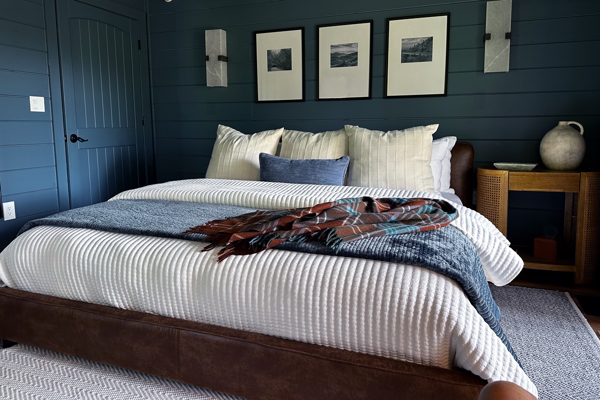 With rich colors, soft lighting, and a king bed you&rsquo;ll never want to leave, Bedroom 2 makes every night feel indulgent.