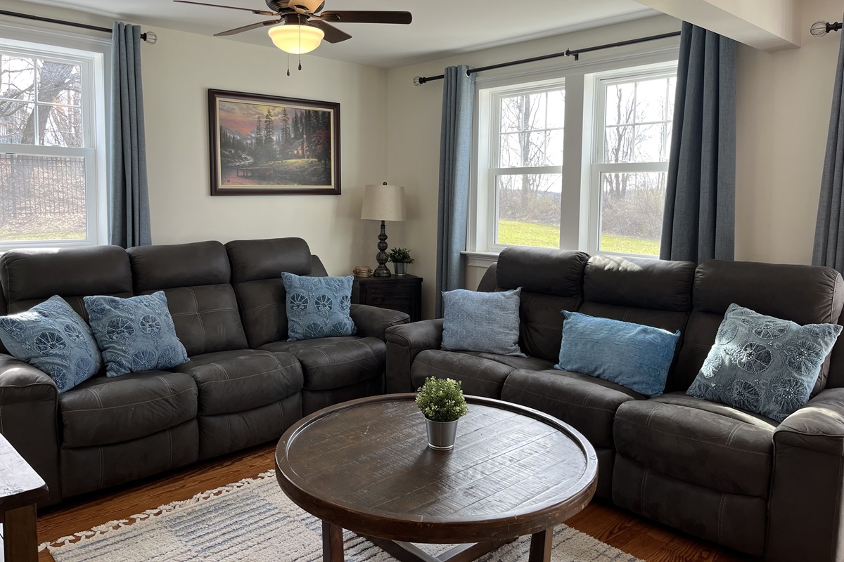 1st Guest House: Living Room