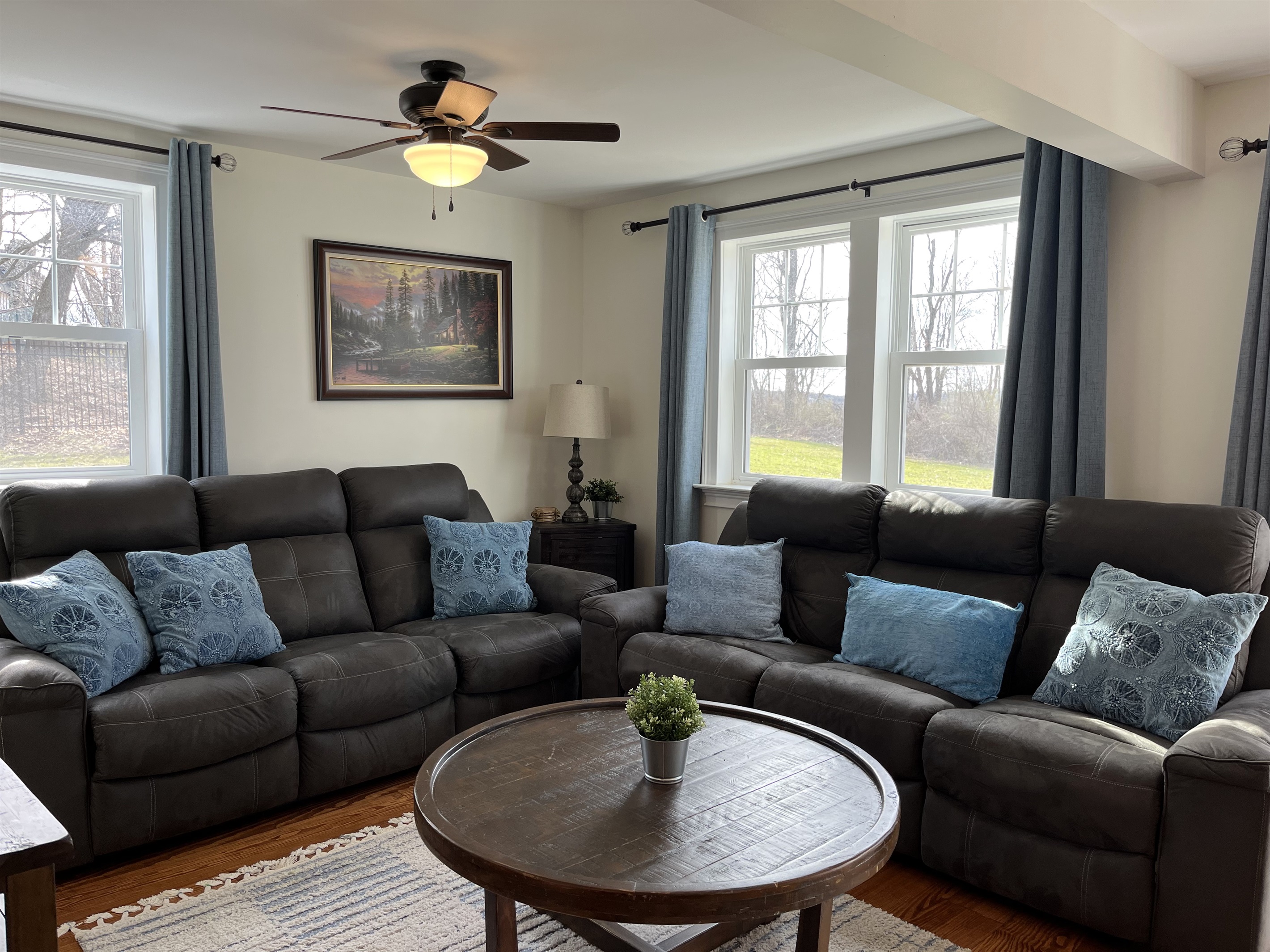 1st Guest House: Living Room