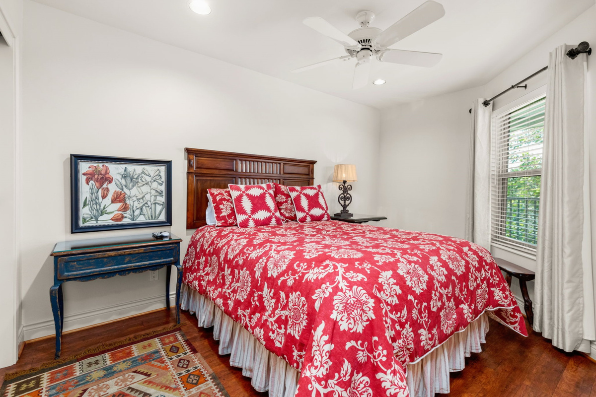 ven the guest bedroom is fully functional with a Queen bed and closet