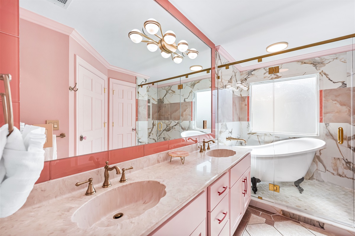 King Suite with Twin Bunk Nook Bath | Third Floor