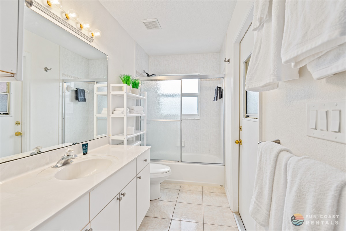 Bathroom with Lanai Access