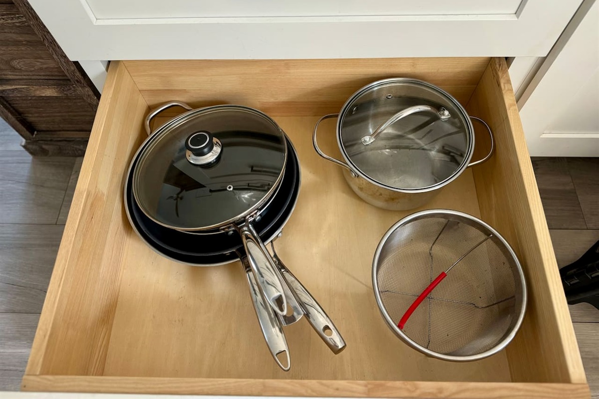 Everything you need for convenient cooking - pots and pans all within easy reach.