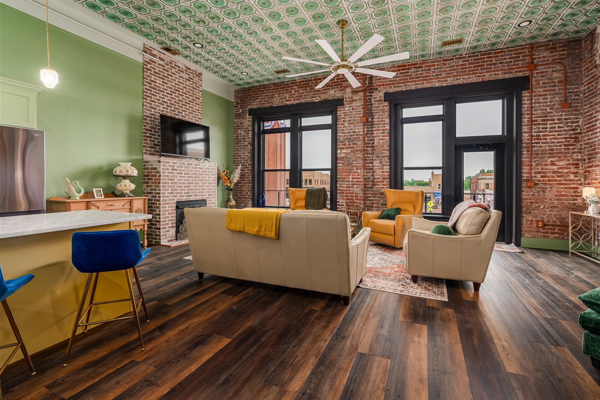 Spacious with tall ceilings and natural light