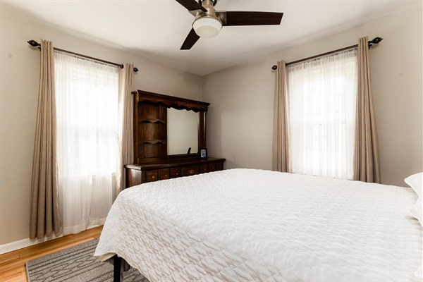 The Playbook Place<>2BR 1BA Home 1.5mi To ND, photo 17