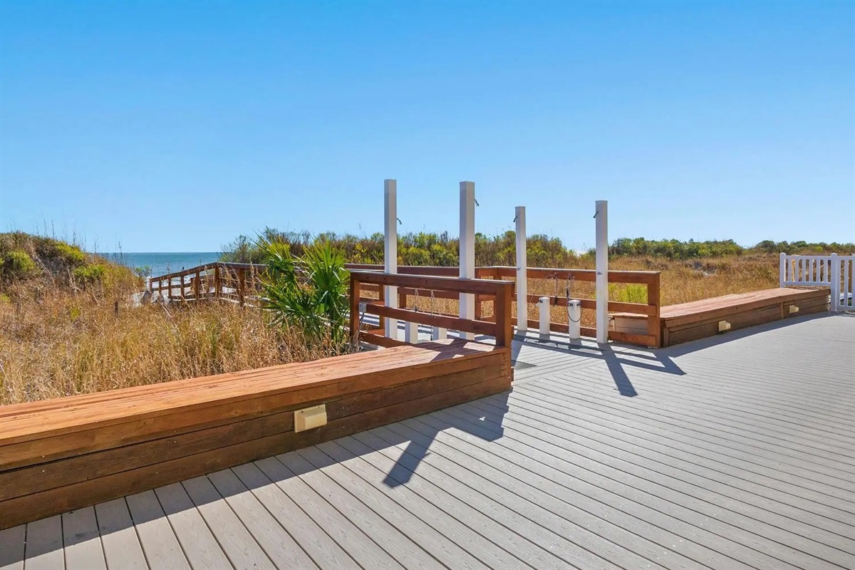 Direct Beach Access from the sun deck