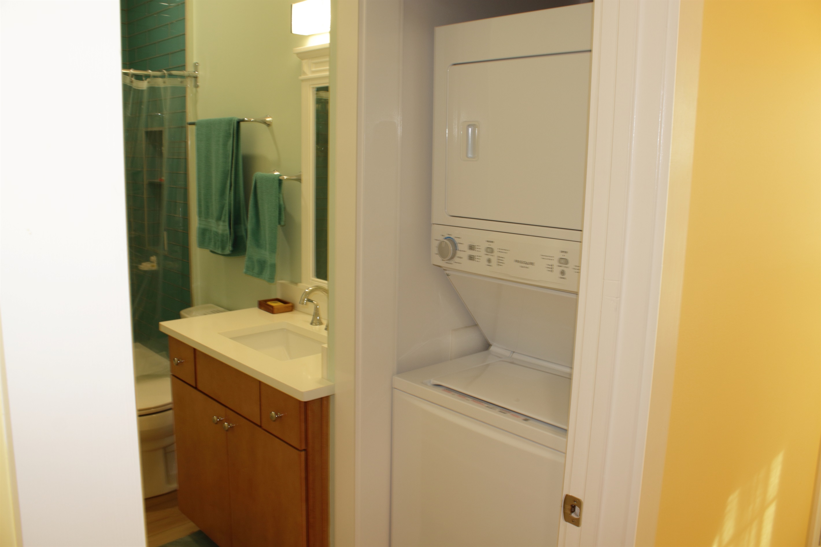 2nd bathroom/laundry