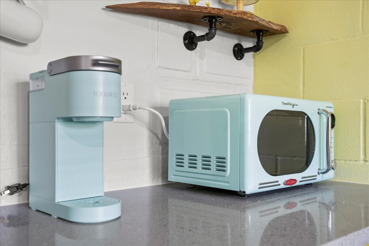 Retro kitchen appliances make life seem more simple