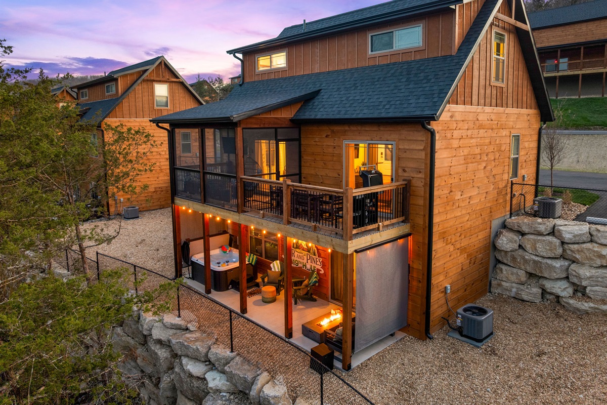 Par and Pine has two private decks to enjoy the outdoors with private hot tub, fire pit, propane BBQ grill and screened in area with a smart TV.