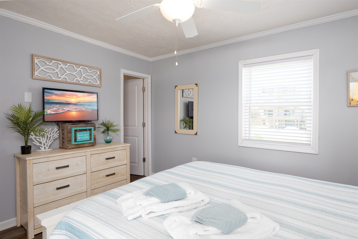 Full set of freshly laundered linens provided