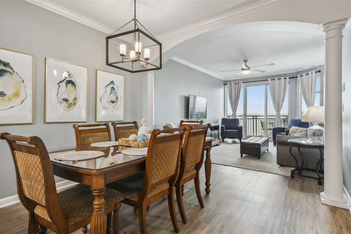 Dining room lookng in living room.