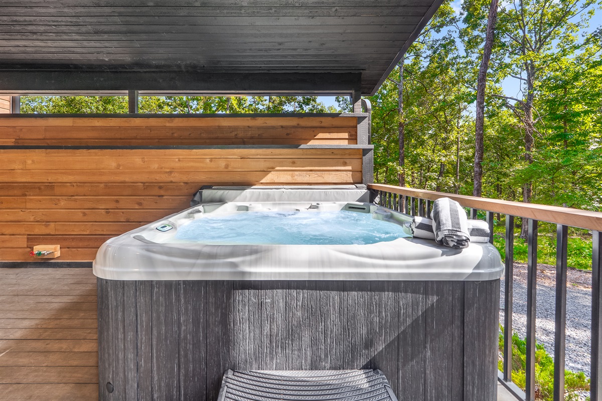 7-person hot tub - always heated to 103 degrees, and drained and re-filled after each guest!
