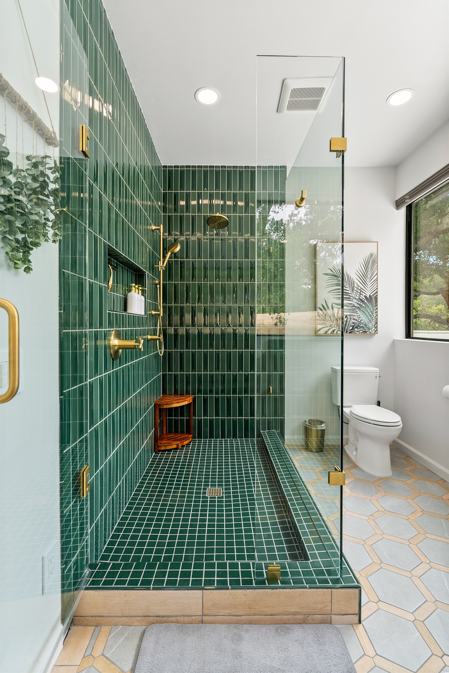 Take a refreshing shower in our “green with envy” space, designed to let you feel at one with the outdoors.