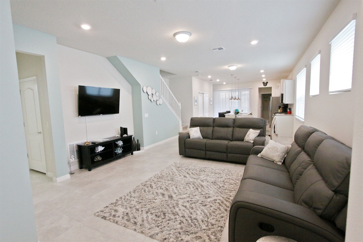Living Room
Kitchen Area