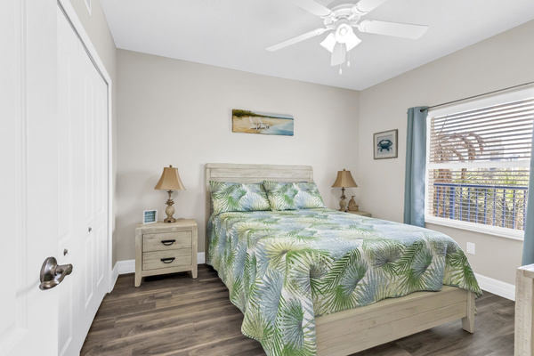 Queen bedroom. Closet, night stands, dresser and Smart TV
