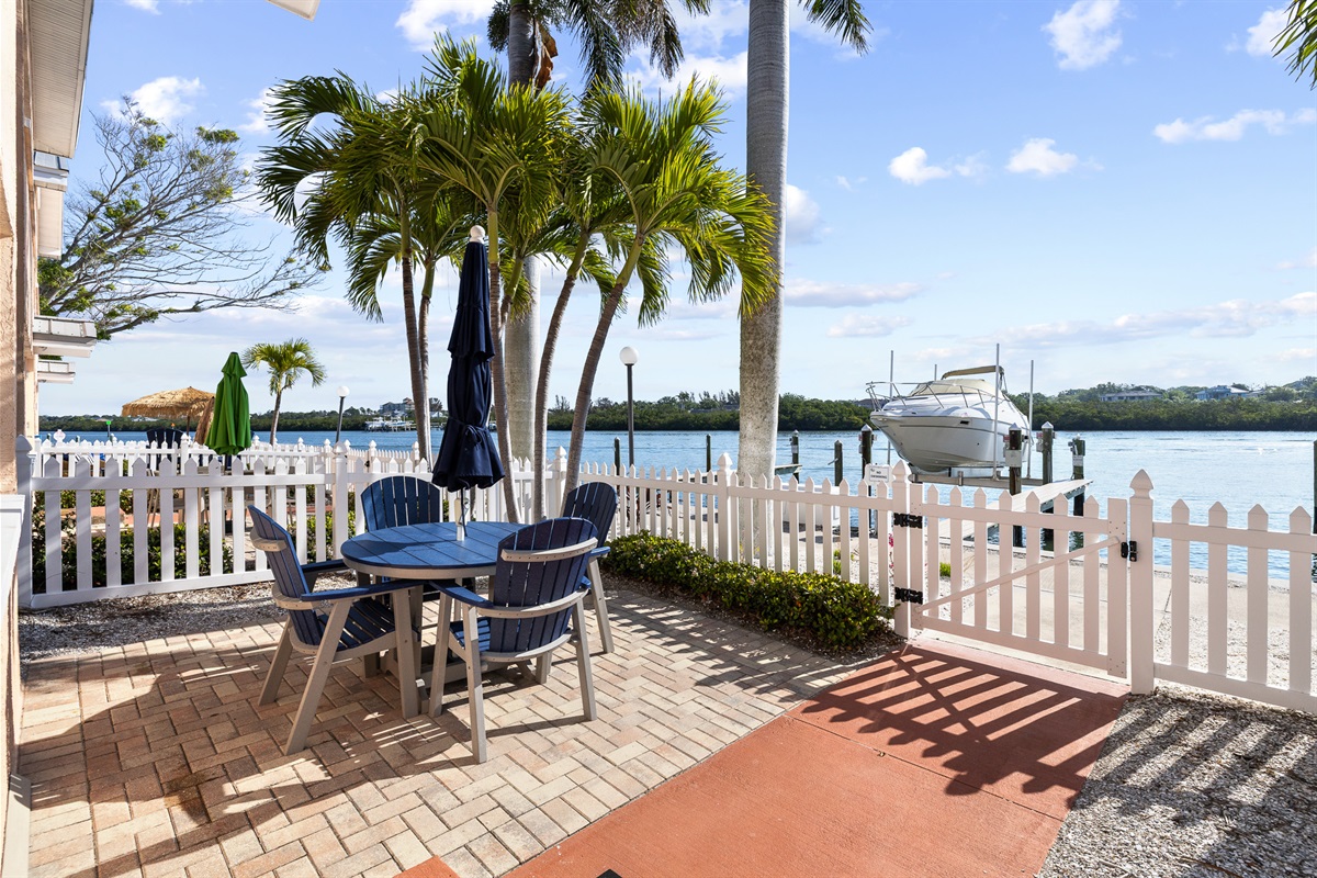 Private waterfront Courtyard - Unit B111