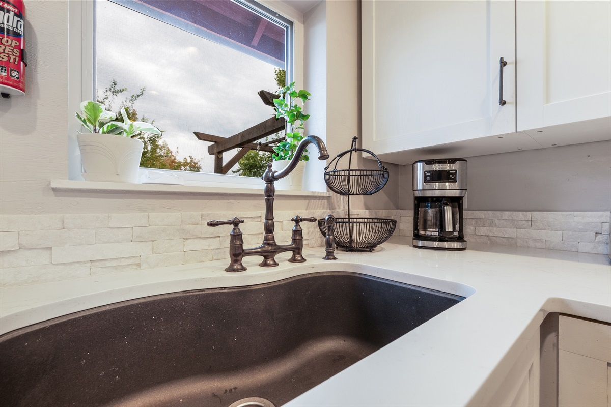 Farm sink