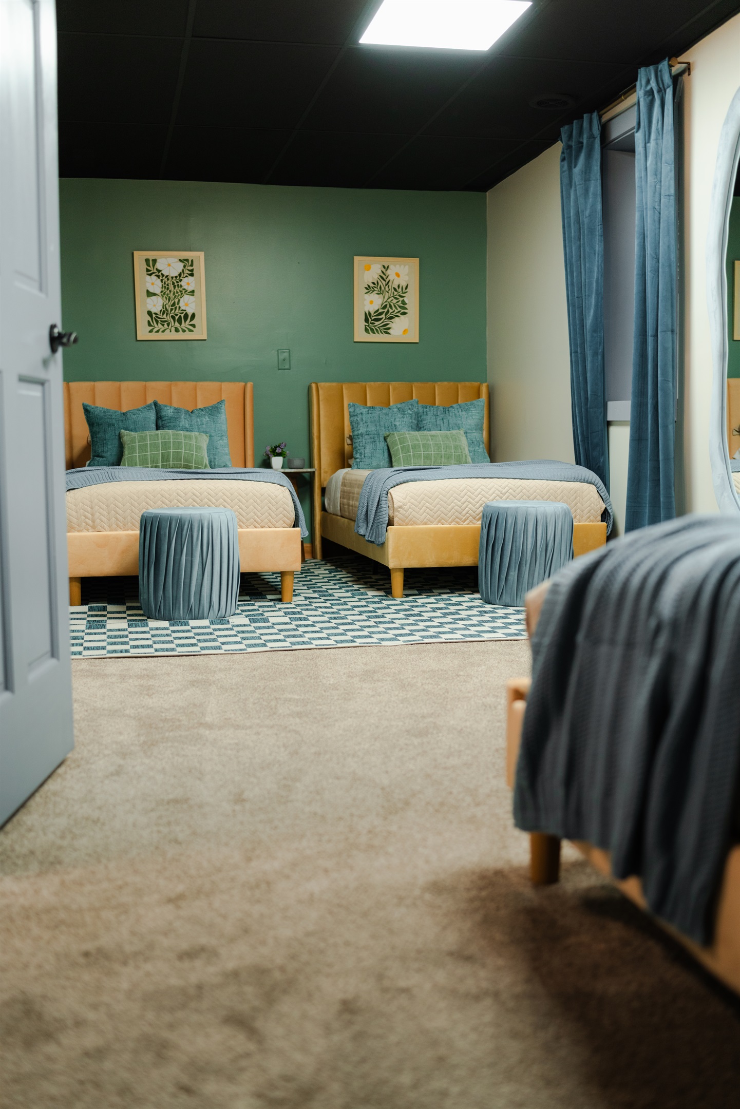 This double-bed room gives guests a comfortable and flexible sleeping setup.