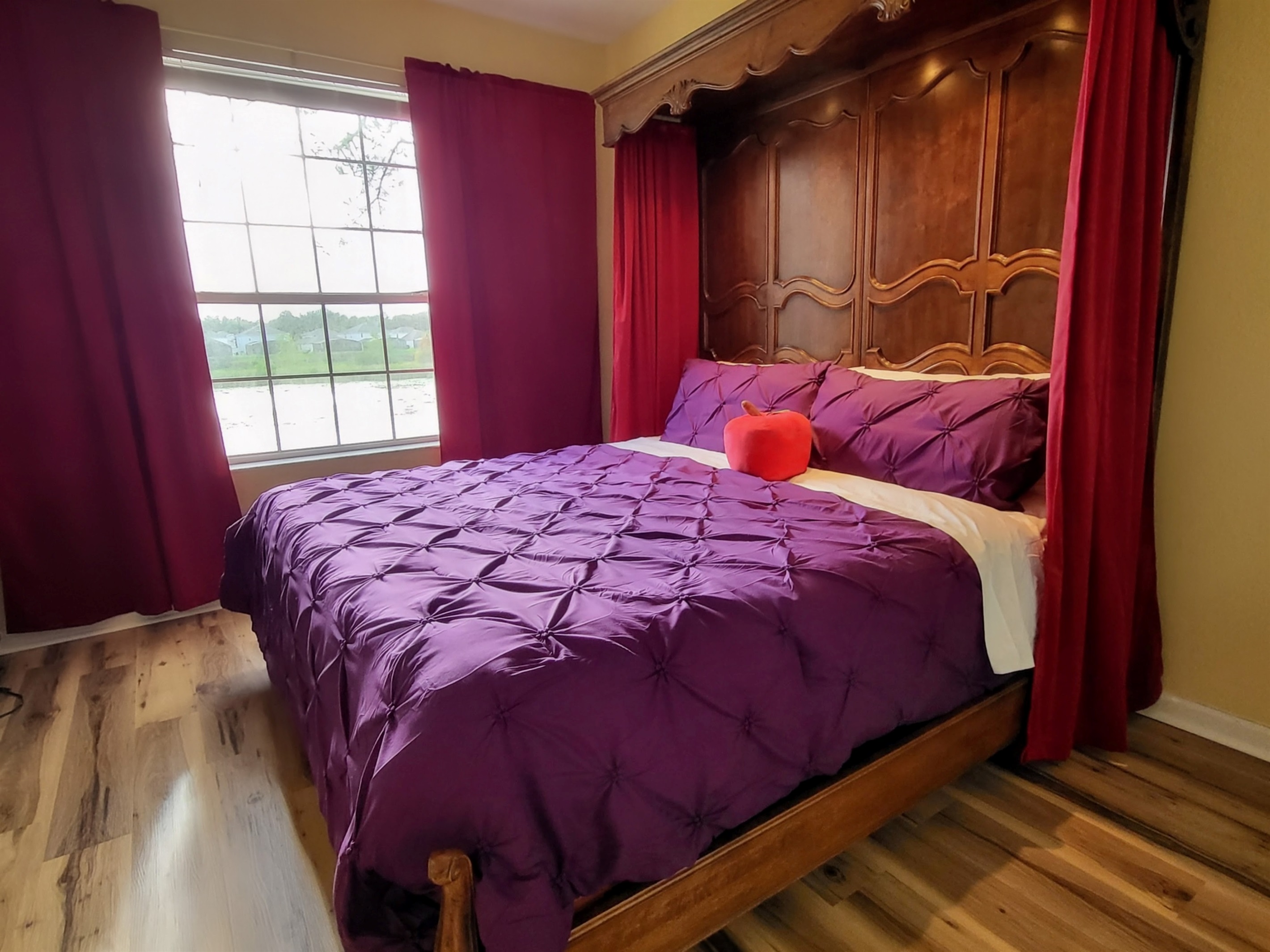 The Queen's Royal Bedchamber