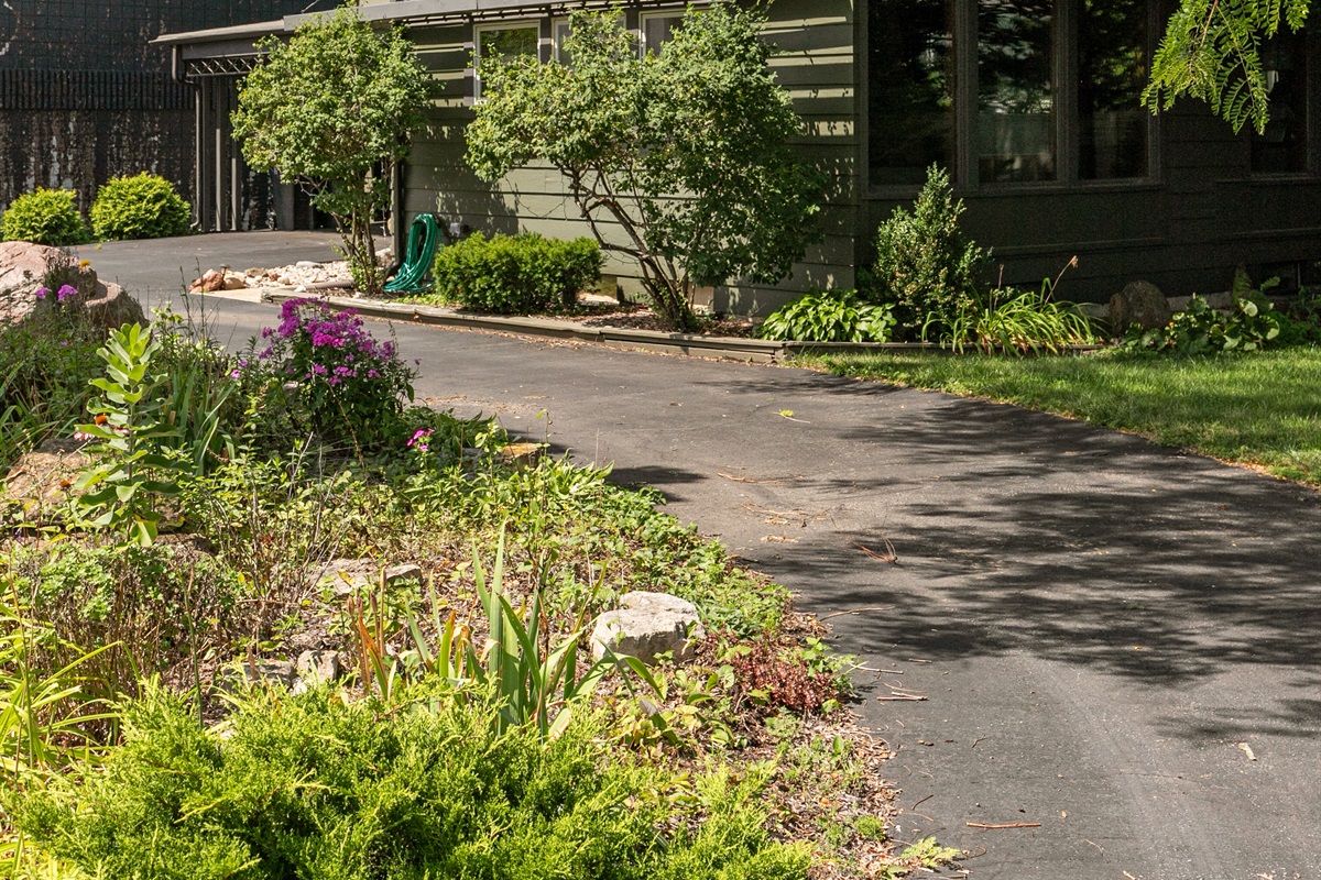 Enjoy the beautiful greenery surrounding the house, creating a peaceful and natural backdrop for your stay.