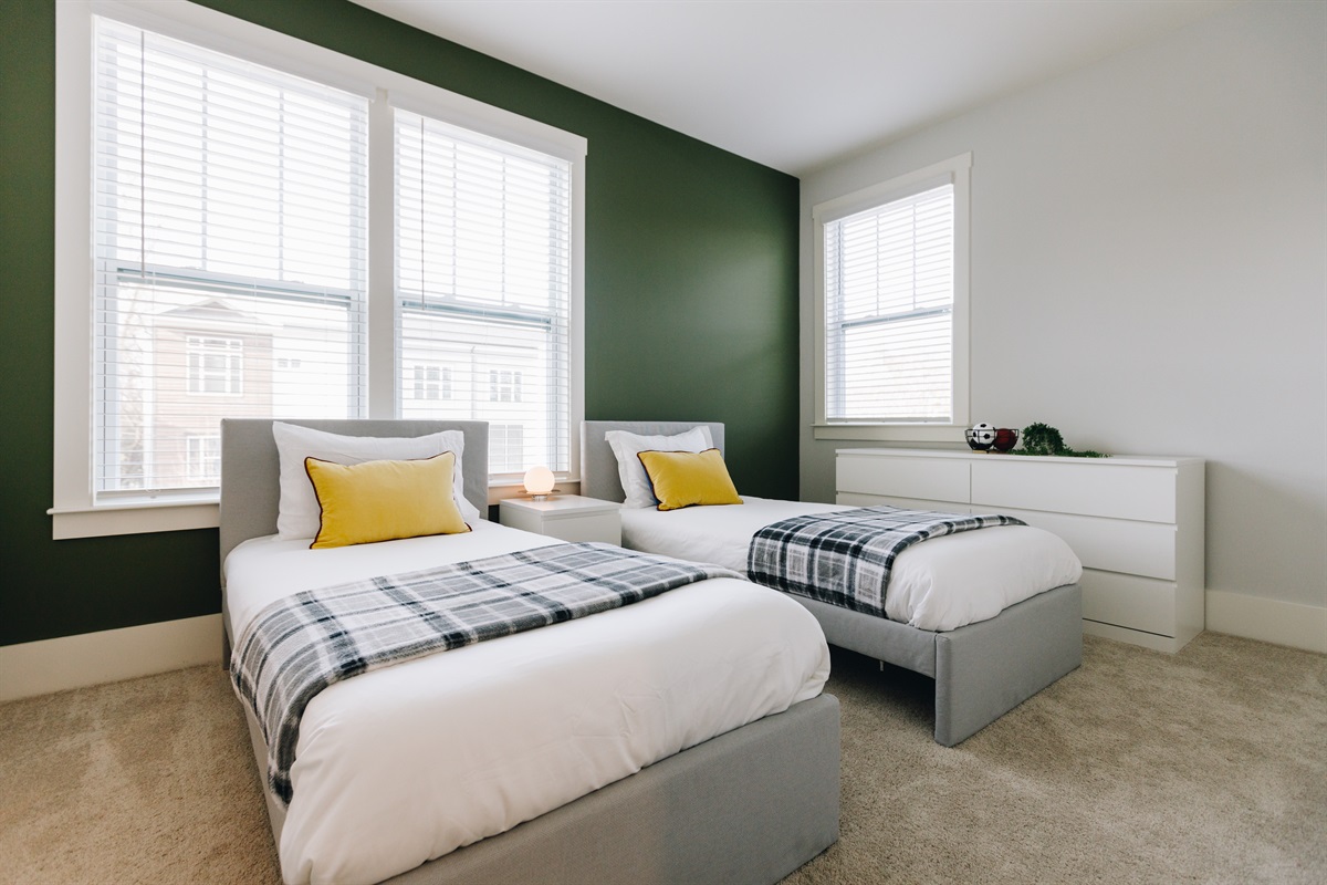 The upstairs twin room is on the 3rd floor and has its own ensuite bath.