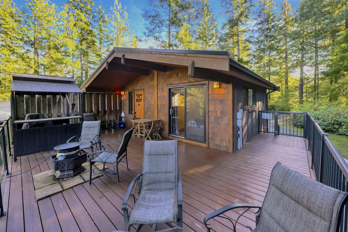 Large private deck and covered BBQ area