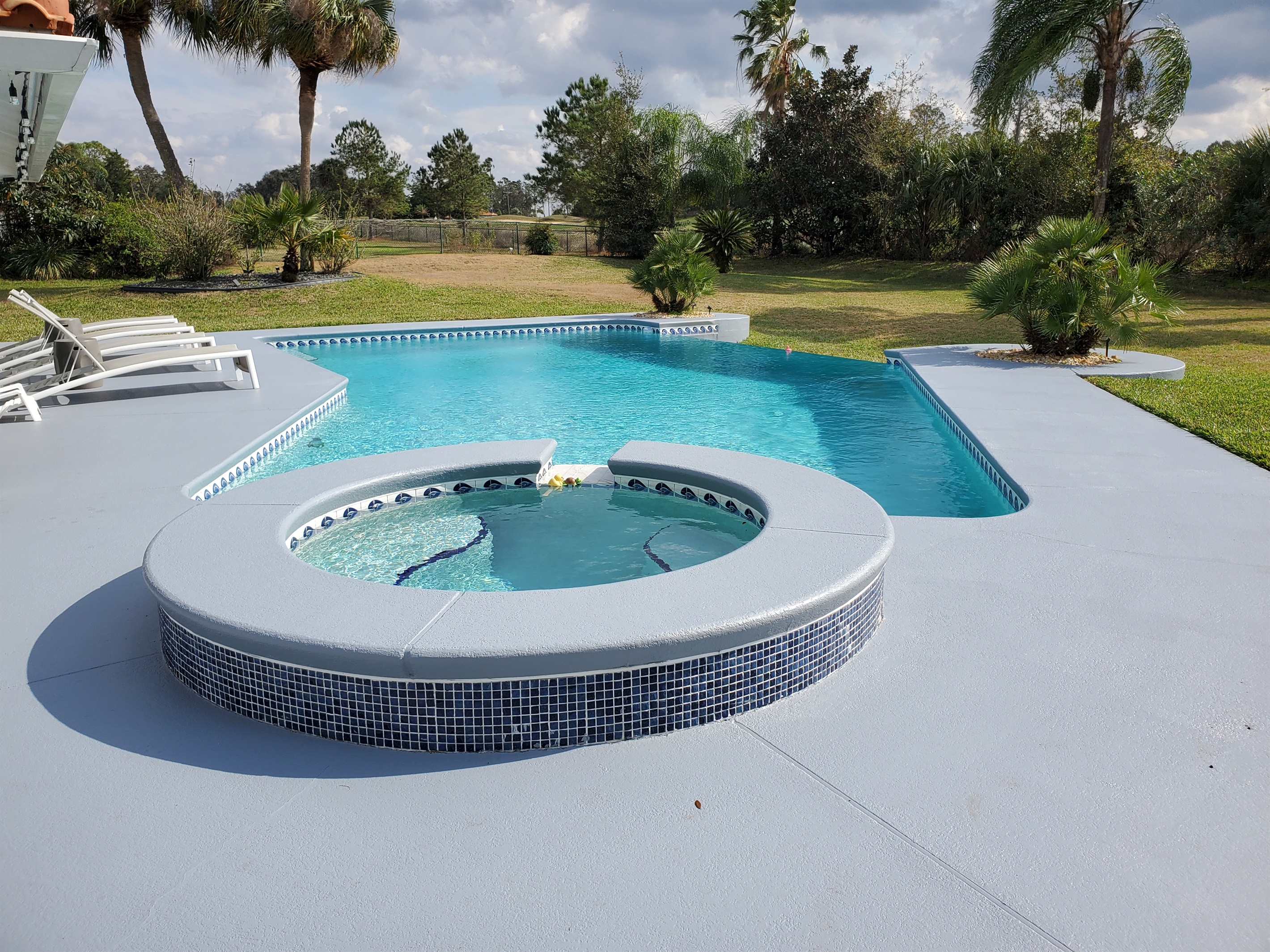 Spa and infinity edge pool