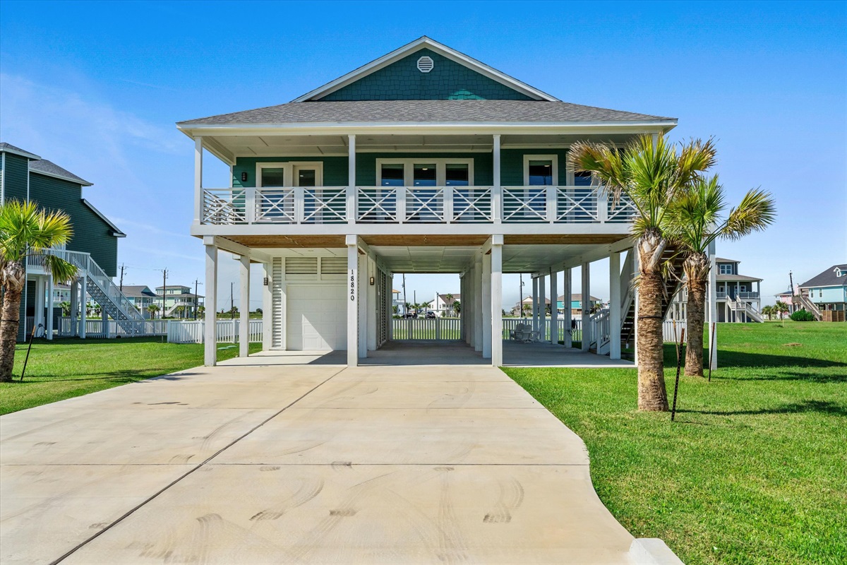 ff092edae3c9460a8de90dbc1e632a0a Large | Beachhouse | Texas | TX | Vacation Homes | Galveston | Crystal Beach | Kokomo | Breezy Days | Beachfront Elegance | Sunrise Serenity | Southern Sands Property Management, LLC