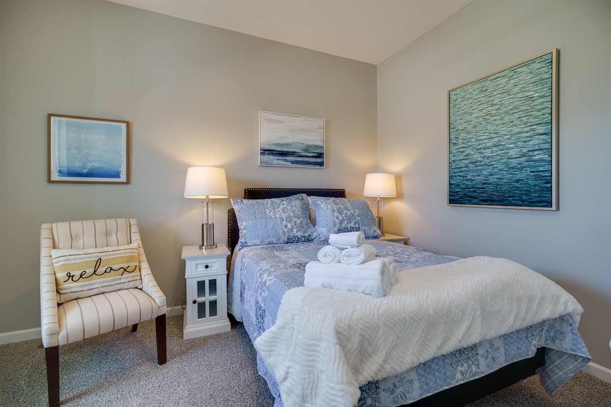 Cozy Comfort with a Full Bed