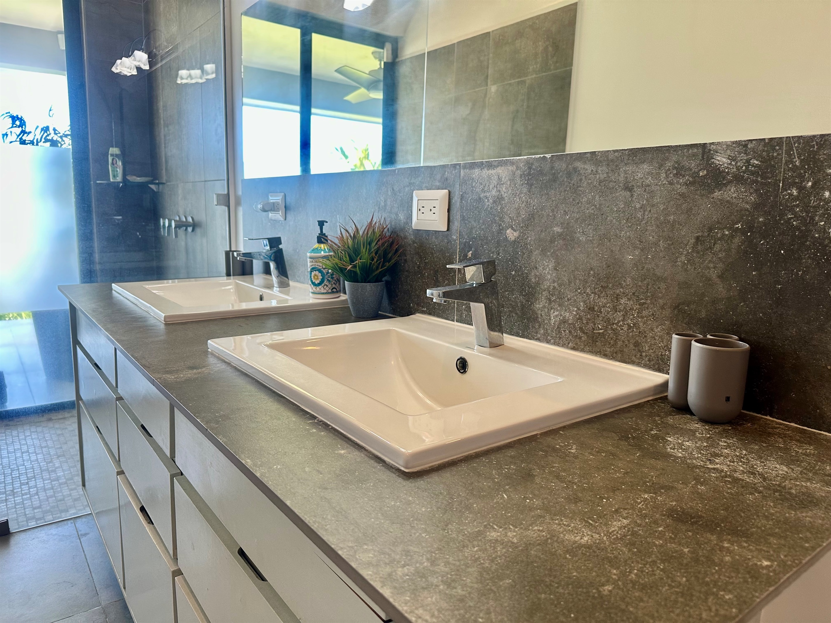 Guest Suite Bath