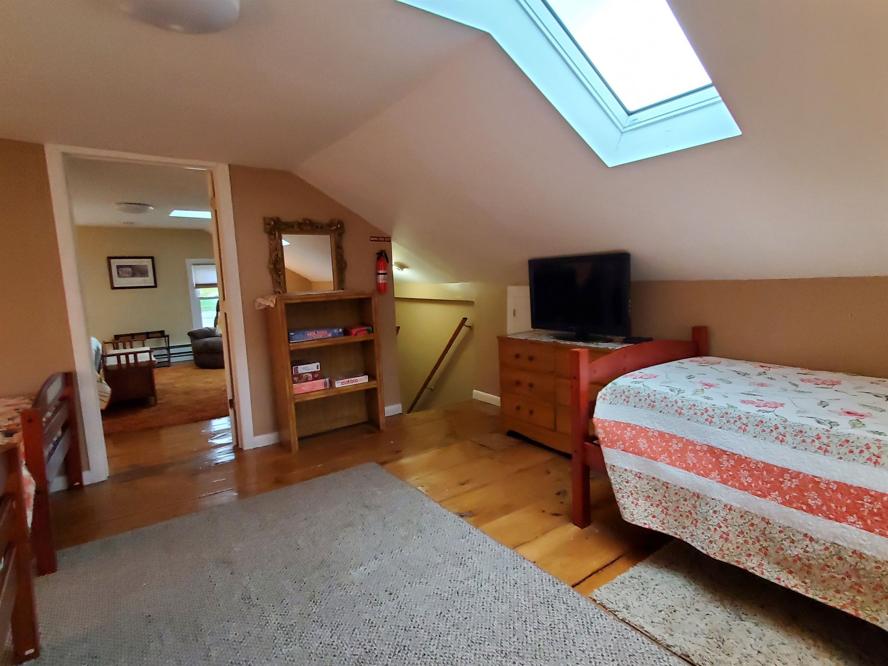 2nd fl 2 bdrm suite - Door from twin rm to king bdrm from twin