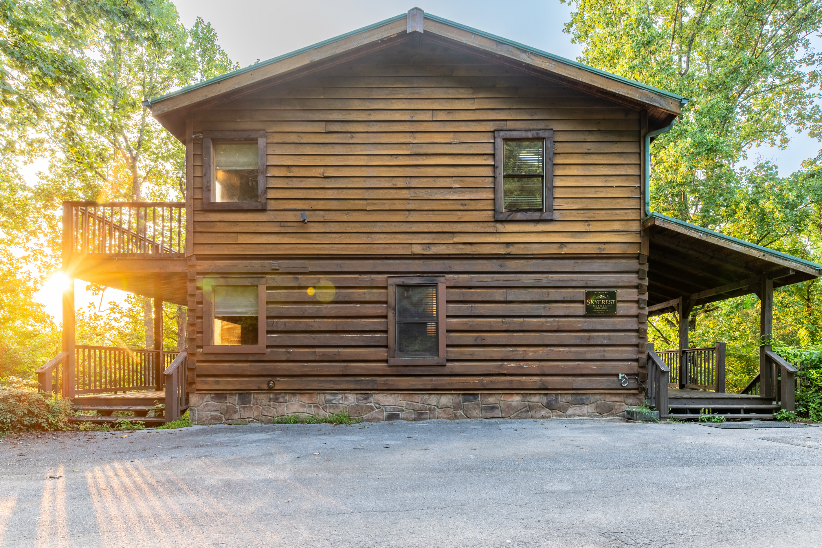 Front view of Skycrest Retreat Cabin