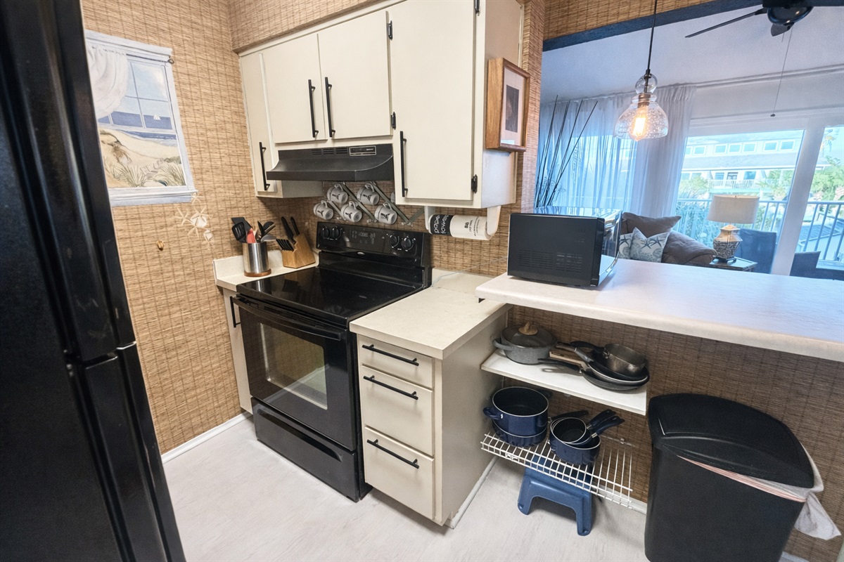 Stove/oven available for cooking