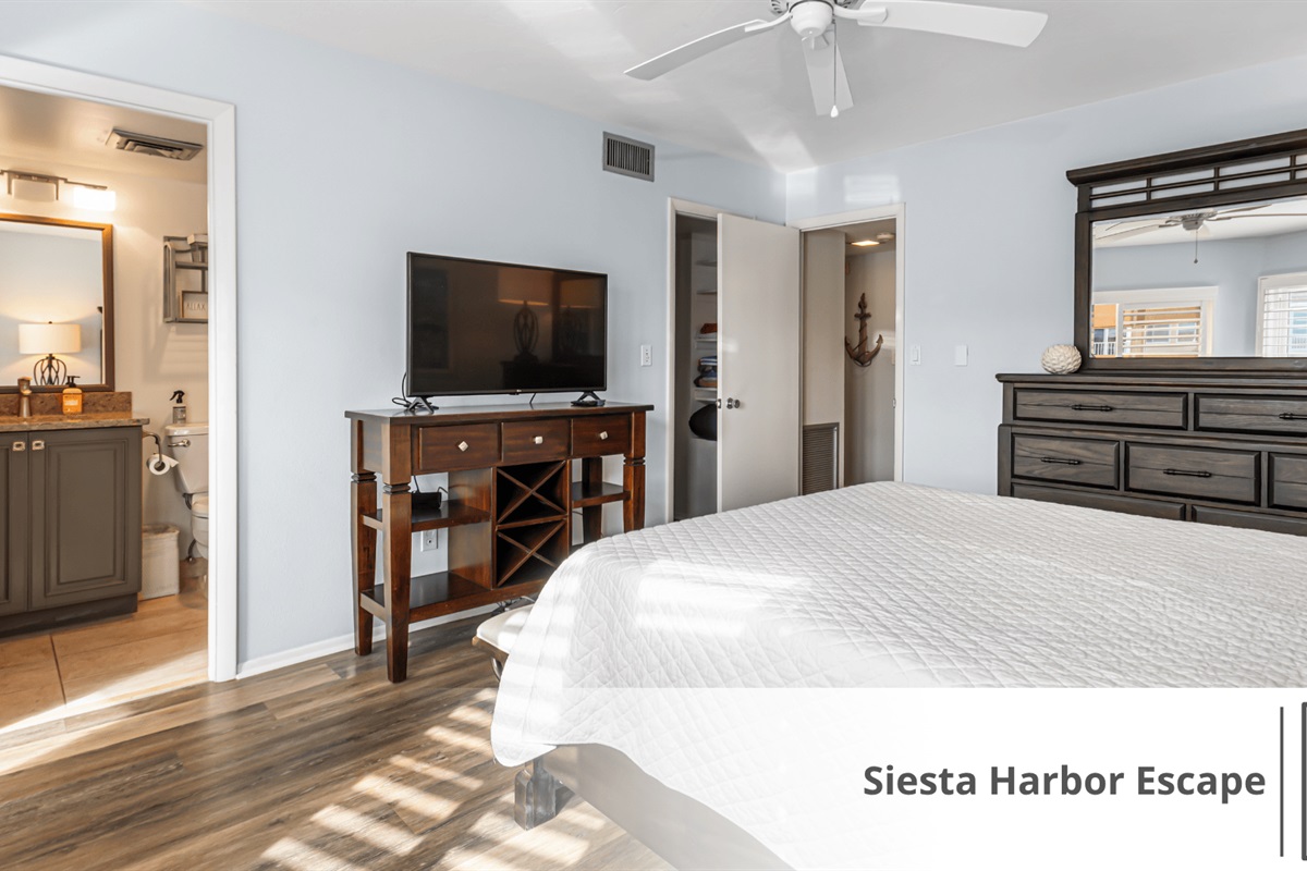 Master Bed w/En Suite & Queen