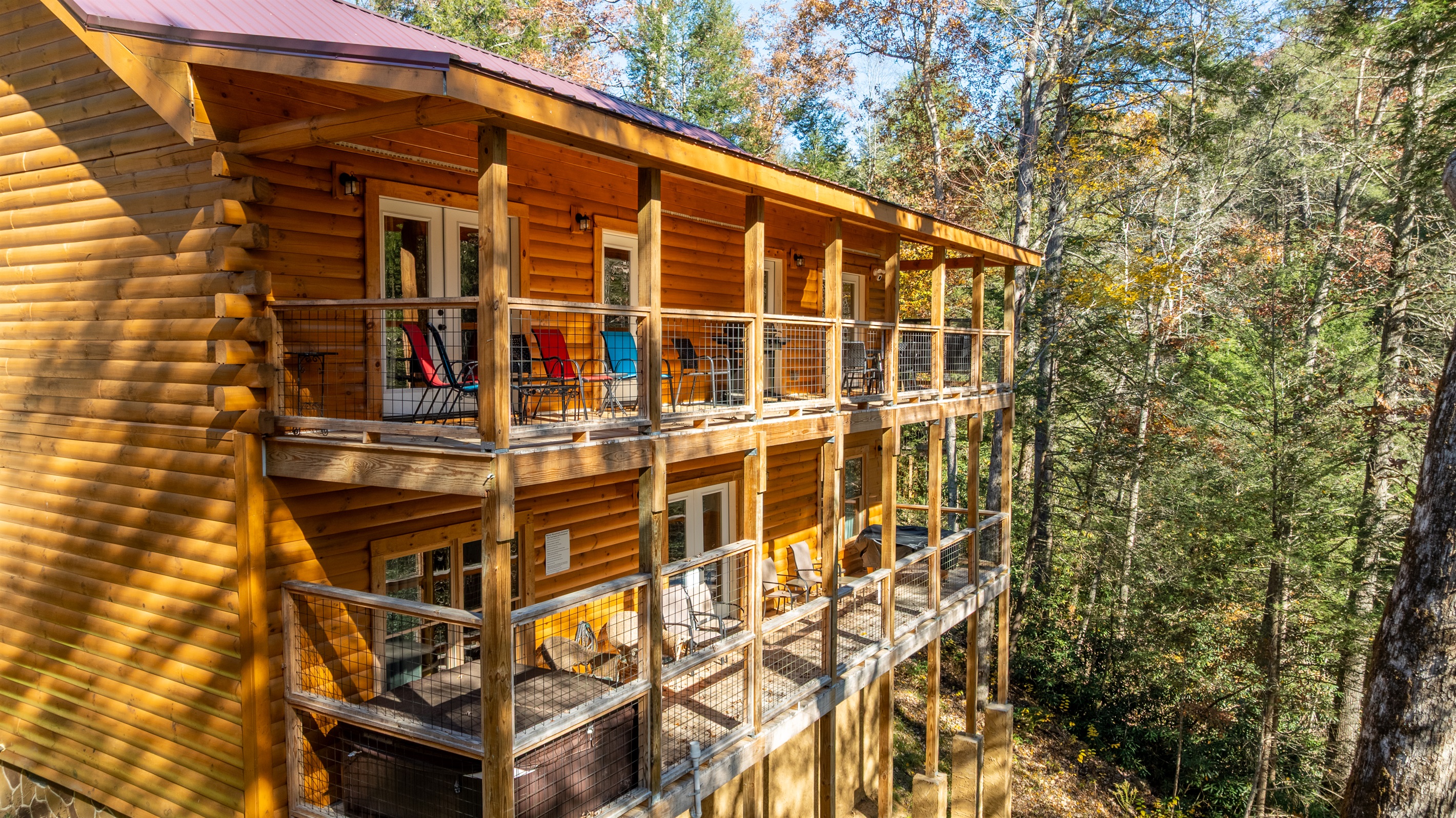 Modern decks for slow mornings and golden evenings in the heart of nature..