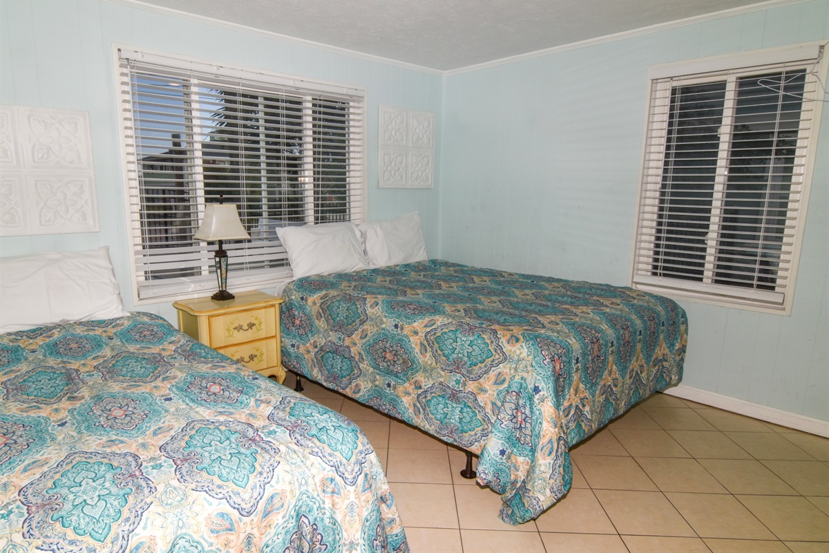 1 Queen & 1 Twin in 7th Bedroom